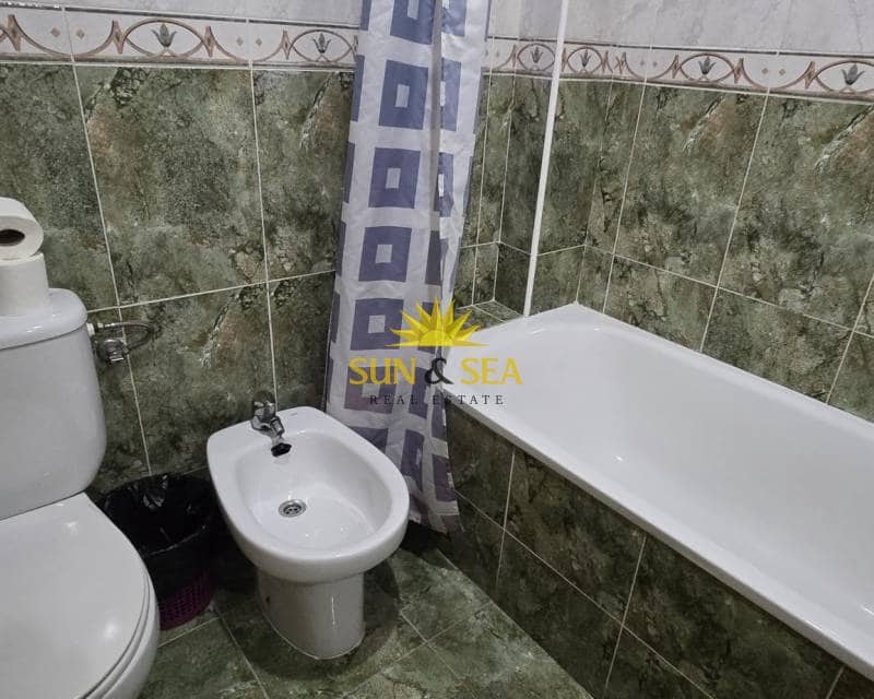 3 Zimmer Apartment zu vermieten in Torrevieja - 1.200 € (Ref: 9058238)