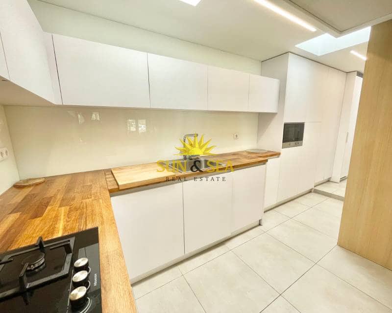 4 soveværelse Villa til leje i La Veleta med garage - € 2.000 (Ref: 9061540)