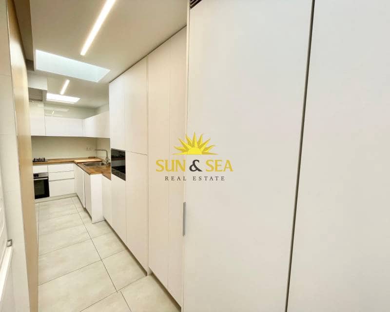 4 soveværelse Villa til leje i La Veleta med garage - € 2.000 (Ref: 9061540)