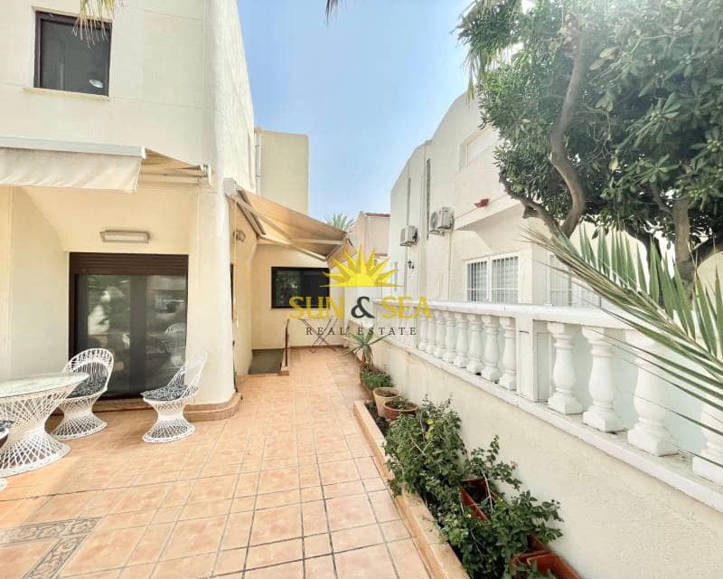 4 soveværelse Villa til leje i La Veleta med garage - € 2.000 (Ref: 9061540)