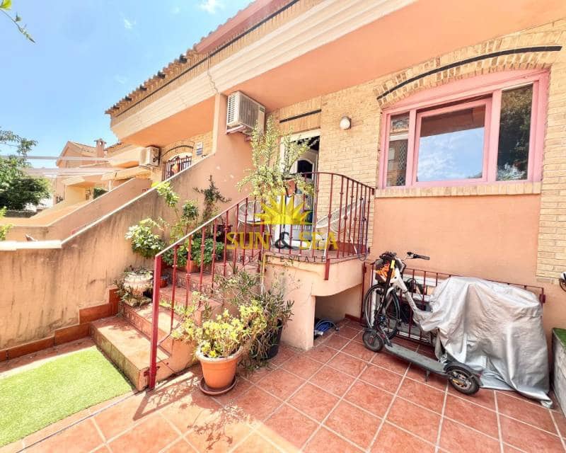 4 soverom Villa til salgs i Torre de la Horadada med garasje - € 229 000 (Ref: 9065646)