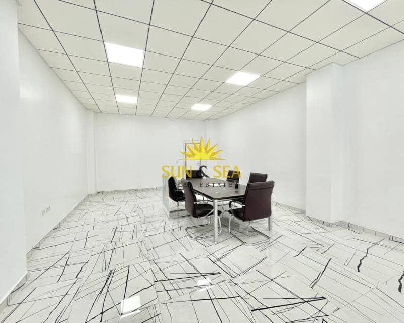 1 quarto Comercial para arrendar em Torrevieja - 1 500 € (Ref: 9072330)