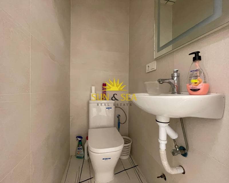 1 quarto Comercial para arrendar em Torrevieja - 1 500 € (Ref: 9072330)