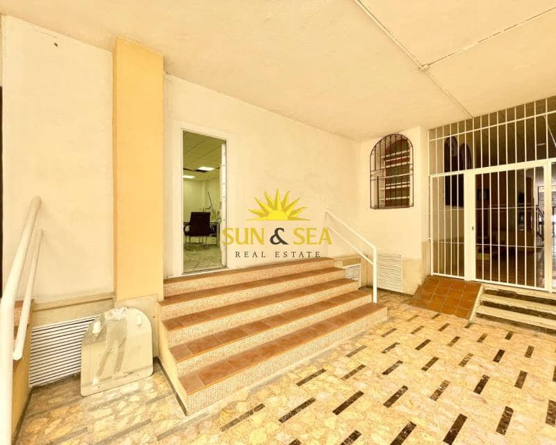 1 quarto Comercial para arrendar em Torrevieja - 1 500 € (Ref: 9072330)