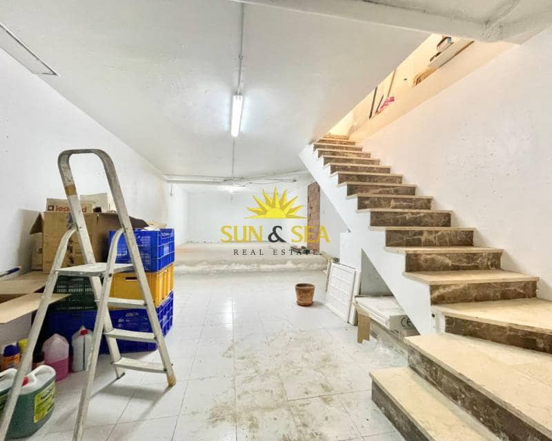 1 quarto Comercial para arrendar em Torrevieja - 1 500 € (Ref: 9072330)