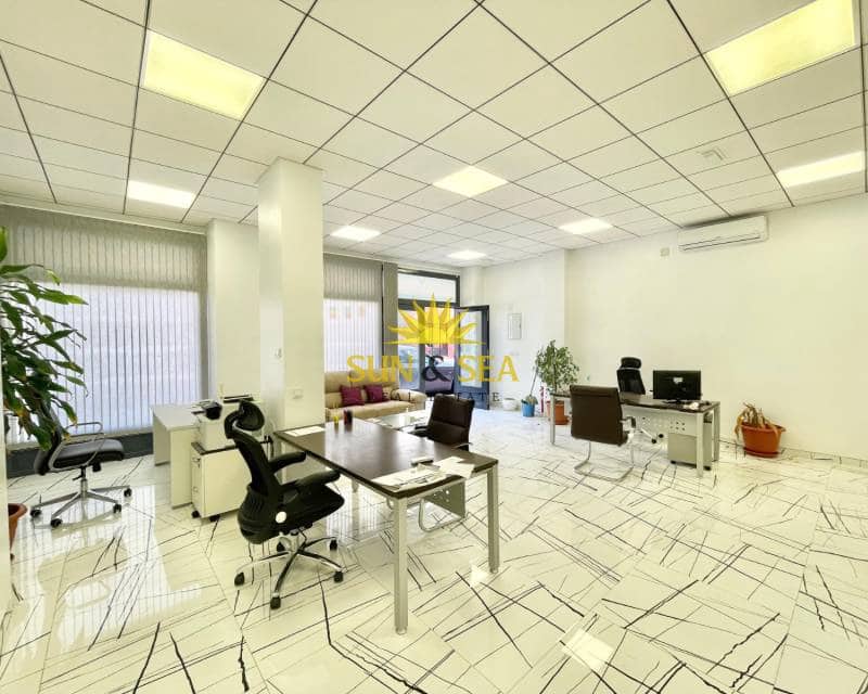 1 quarto Comercial para arrendar em Torrevieja - 1 500 € (Ref: 9072330)