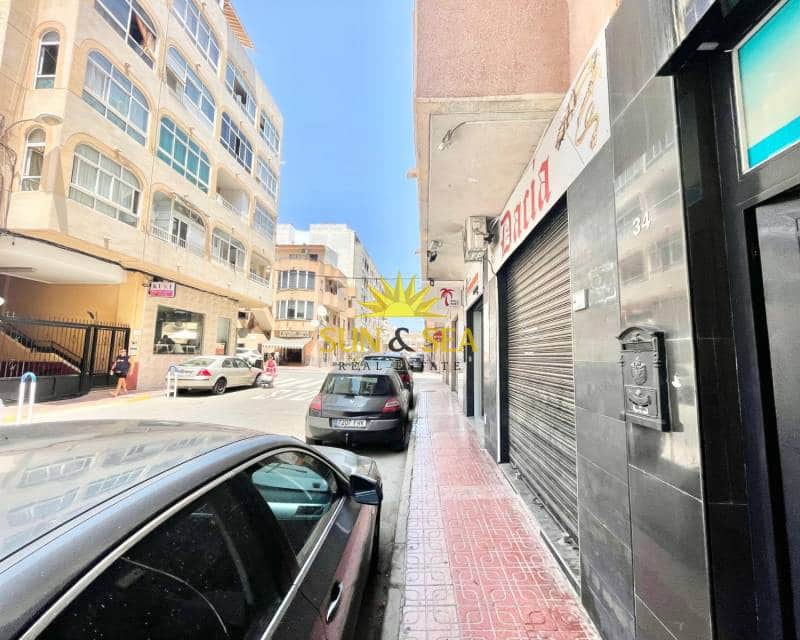 1 quarto Comercial para arrendar em Torrevieja - 1 500 € (Ref: 9072330)