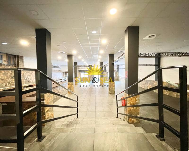 1 soveværelse Erhverv til salg i Torrevieja - € 450.000 (Ref: 9072331)