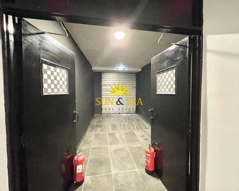 1 soveværelse Erhverv til salg i Torrevieja - € 450.000 (Ref: 9072331)