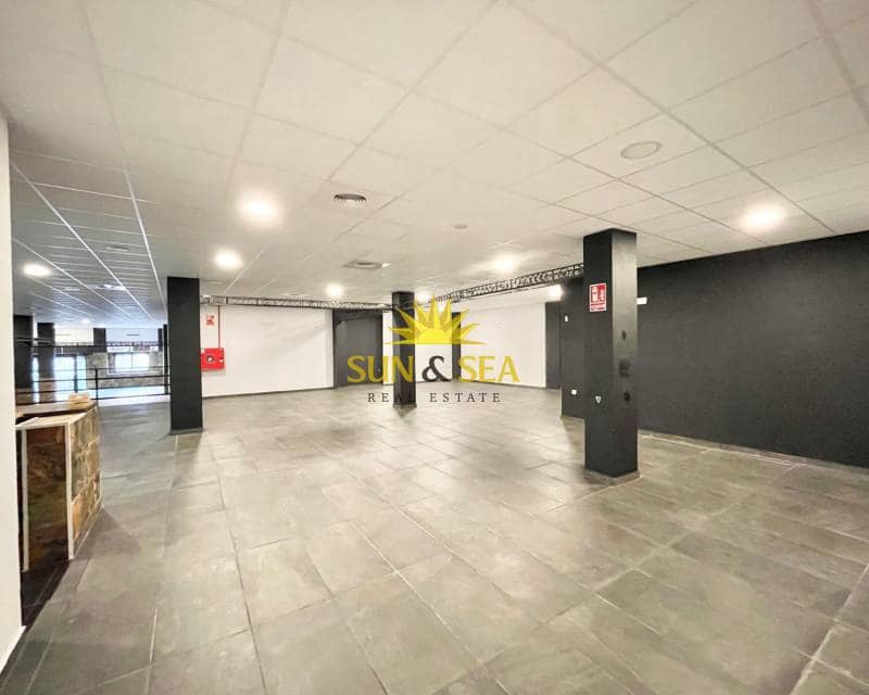 1 soveværelse Erhverv til salg i Torrevieja - € 450.000 (Ref: 9072331)