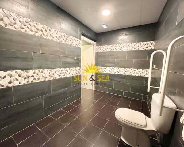 1 soverom Kommersiell til salgs i Las Piscinas Naturales, Torrevieja - € 450 000 (Ref: 9072331)