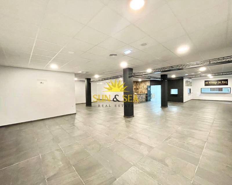 1 soveværelse Erhverv til salg i Torrevieja - € 450.000 (Ref: 9072331)