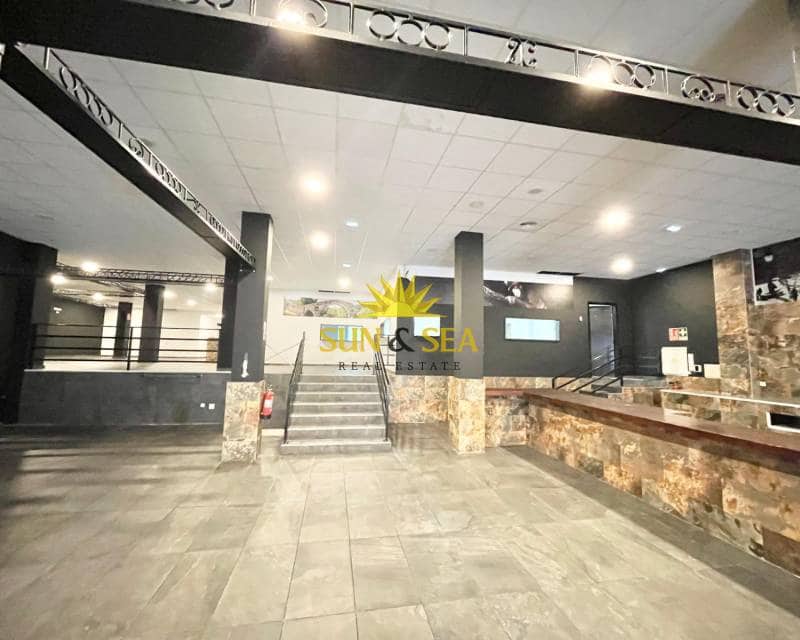 1 soveværelse Erhverv til salg i Torrevieja - € 450.000 (Ref: 9072331)