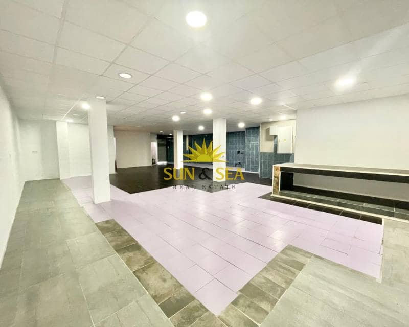 1 soveværelse Erhverv til salg i Torrevieja - € 450.000 (Ref: 9072331)