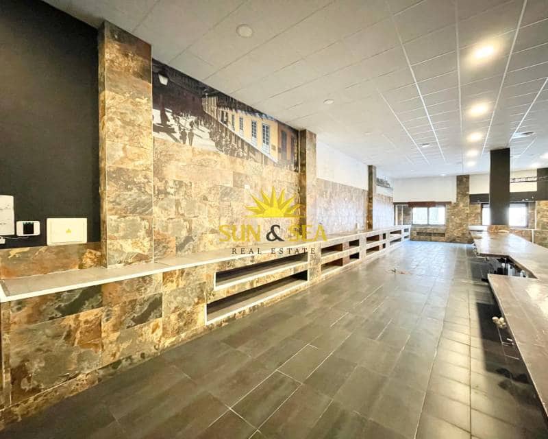 1 soveværelse Erhverv til salg i Torrevieja - € 450.000 (Ref: 9072331)