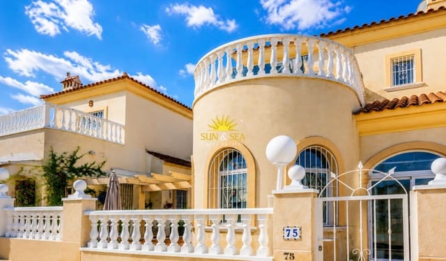Chalet de 2 habitaciones en Aguas Nuevas, Torrevieja en alquiler con piscina garaje - 1.250 € (Ref: 9074625)