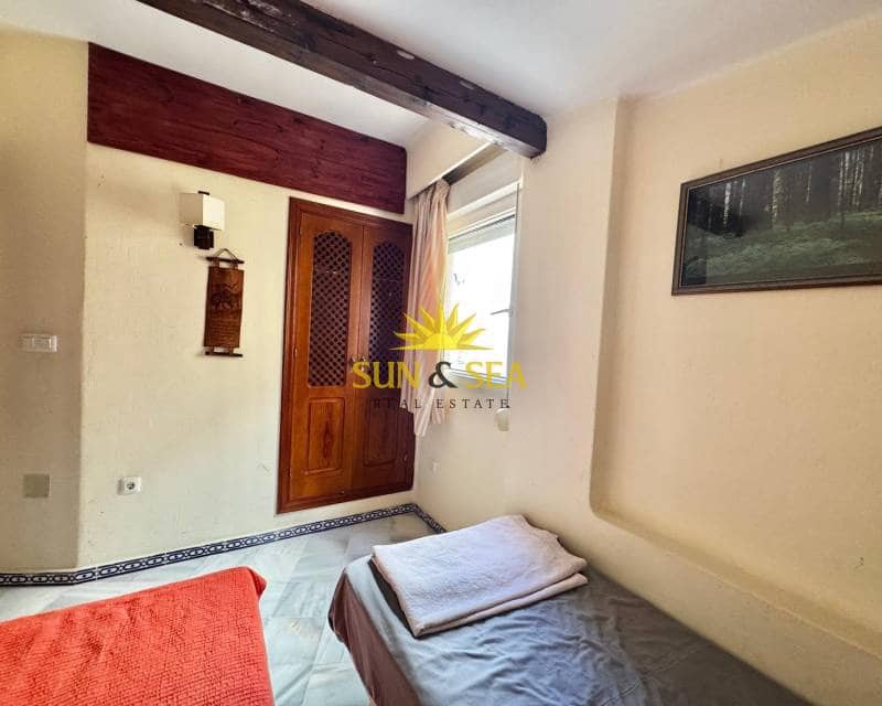 2 slaapkamer Appartement te huur in Torrevieja - € 800 (Ref: 9074660)