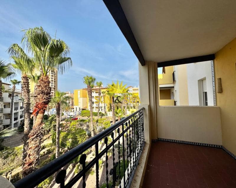 2 slaapkamer Appartement te huur in Torrevieja - € 800 (Ref: 9074660)