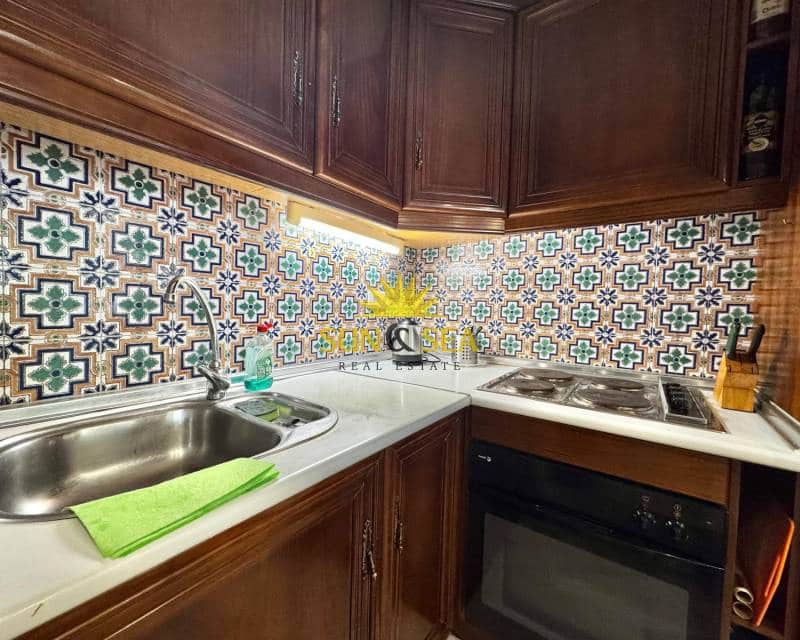 2 slaapkamer Appartement te huur in Torrevieja - € 800 (Ref: 9074660)