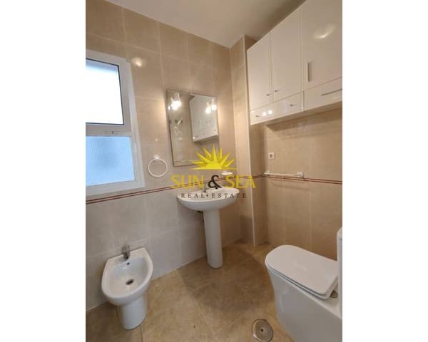 4 makuuhuone Huoneisto vuokrattavana paikassa Torreblanca, Torrevieja mukana uima-altaan - 1 300 € (Ref: 9076811)