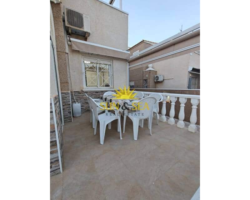 4 bedroom Apartment for rent in Torrevieja with pool - € 1,300 (Ref: 9076811)