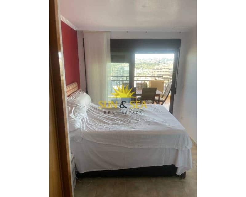 2 soveværelse Lejlighed til leje i Arenales del Sol med swimmingpool - € 2.300 (Ref: 9084685)