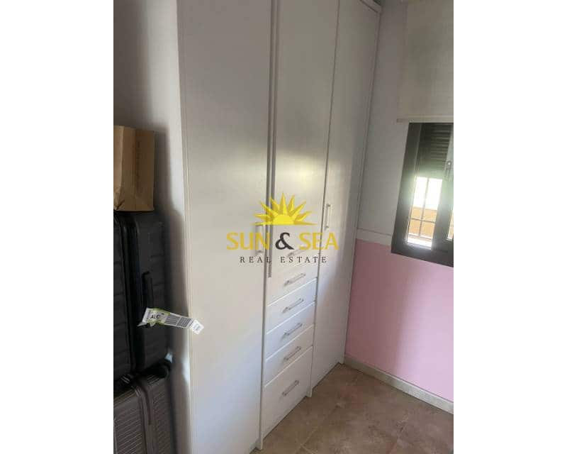 2 soveværelse Lejlighed til leje i Arenales del Sol med swimmingpool - € 2.300 (Ref: 9084685)