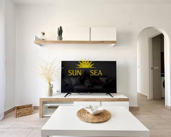   2 soveværelse   ferieLejlighed i Centro, Torrevieja med   swimmingpool   - € 900 (Ref: 9086208)