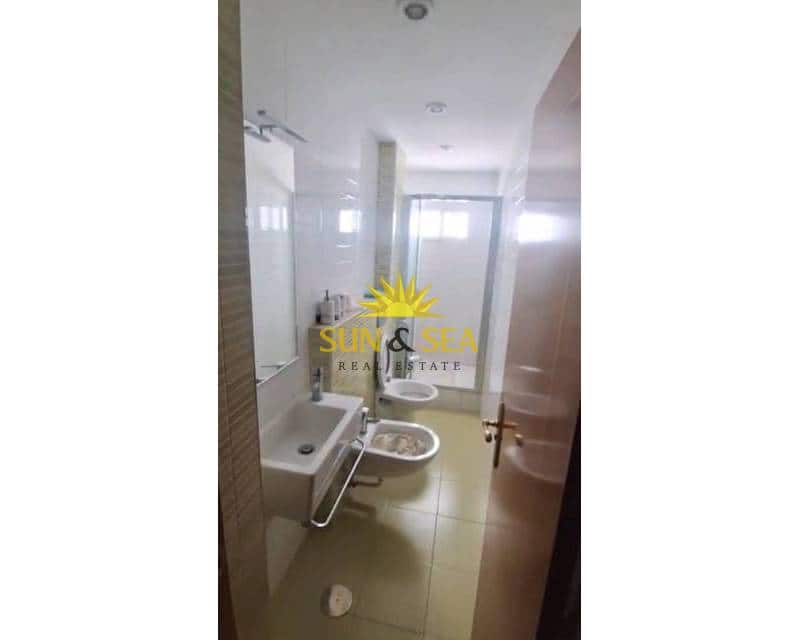 Apartamento de 3 habitaciones en Alicante / Alacant ciudad en alquiler - 1.500 € (Ref: 9097140)