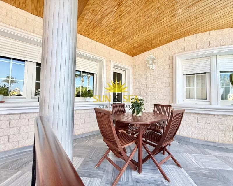 7 slaapkamer Villa te koop in San Pedro del Pinatar met zwembad garage - € 1.500.000 (Ref: 9097685)