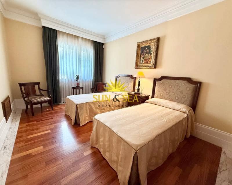 7 slaapkamer Villa te koop in San Pedro del Pinatar met zwembad garage - € 1.500.000 (Ref: 9097685)