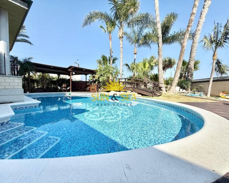 7 slaapkamer Villa te koop in San Pedro del Pinatar met zwembad garage - € 1.500.000 (Ref: 9097685)