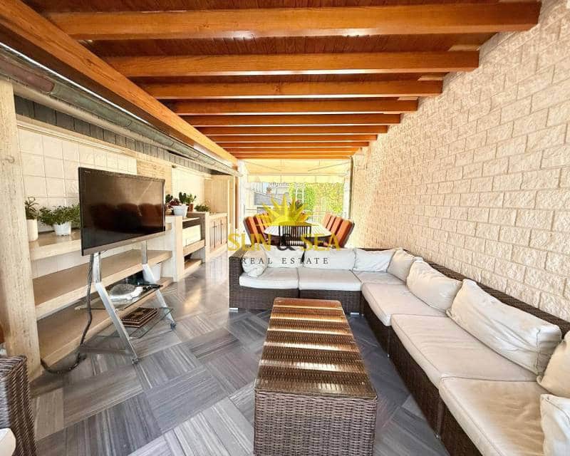 7 slaapkamer Villa te koop in San Pedro del Pinatar met zwembad garage - € 1.500.000 (Ref: 9097685)