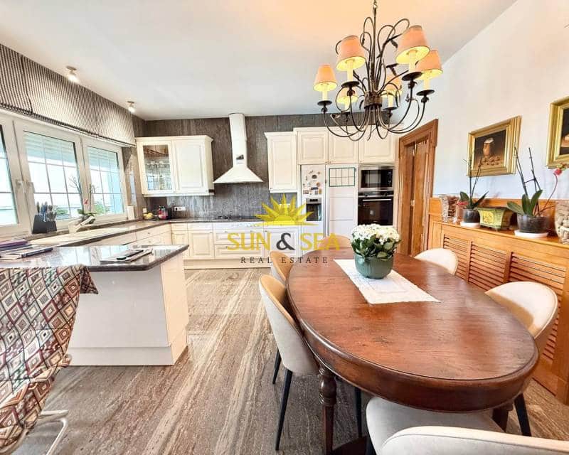 7 slaapkamer Villa te koop in San Pedro del Pinatar met zwembad garage - € 1.500.000 (Ref: 9097685)