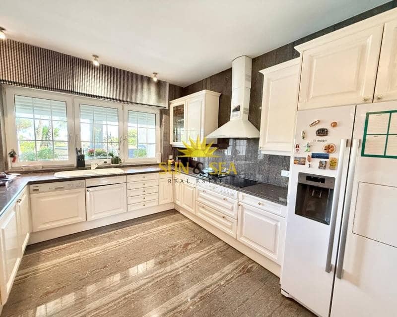 7 slaapkamer Villa te koop in San Pedro del Pinatar met zwembad garage - € 1.500.000 (Ref: 9097685)