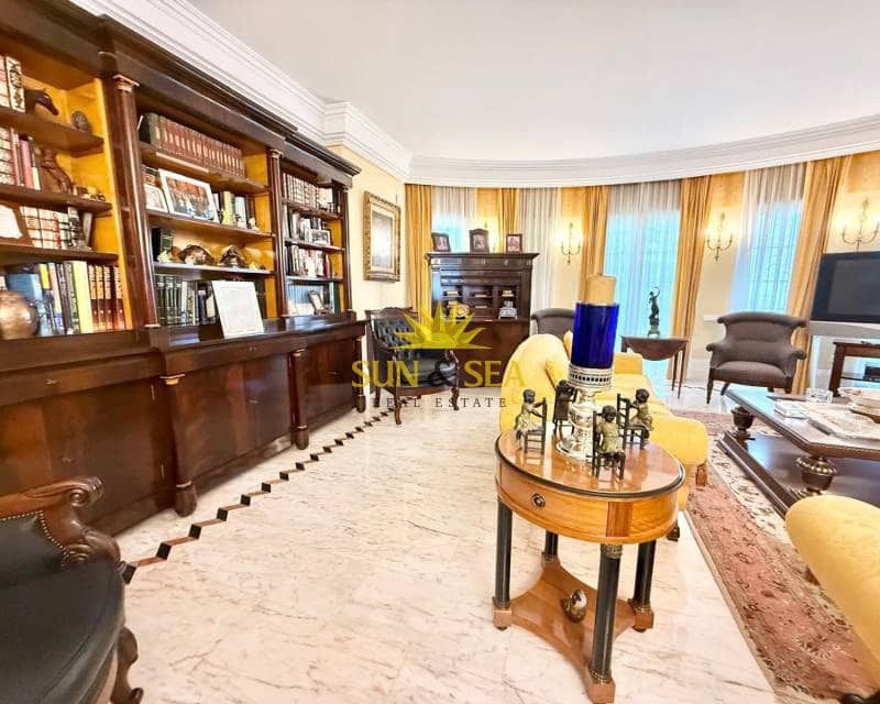 7 slaapkamer Villa te koop in San Pedro del Pinatar met zwembad garage - € 1.500.000 (Ref: 9097685)