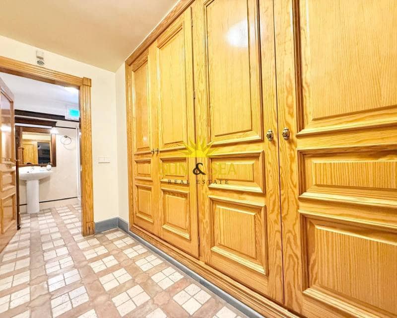 7 slaapkamer Villa te koop in San Pedro del Pinatar met zwembad garage - € 1.500.000 (Ref: 9097685)