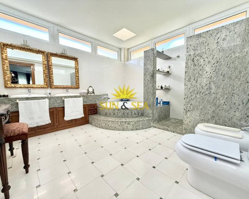 7 slaapkamer Villa te koop in San Pedro del Pinatar met zwembad garage - € 1.500.000 (Ref: 9097685)