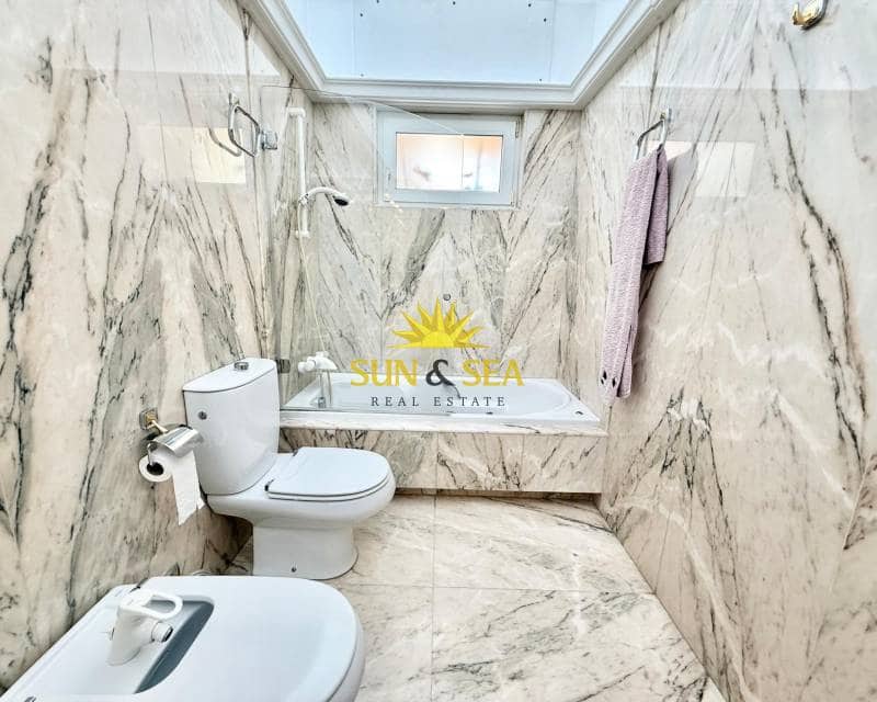 7 slaapkamer Villa te koop in San Pedro del Pinatar met zwembad garage - € 1.500.000 (Ref: 9097685)