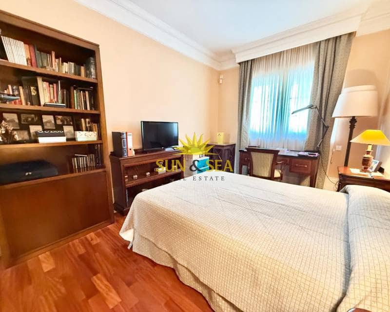 7 slaapkamer Villa te koop in San Pedro del Pinatar met zwembad garage - € 1.500.000 (Ref: 9097685)