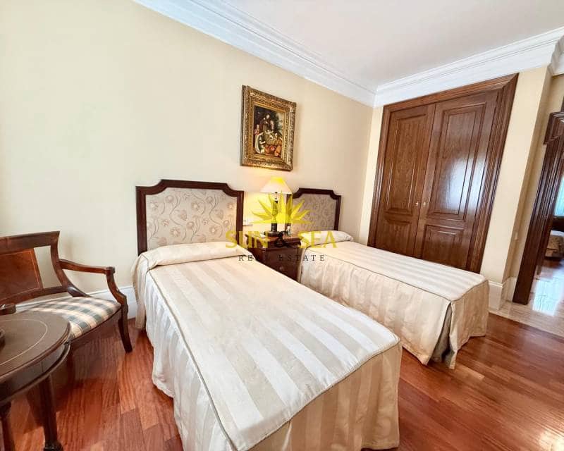 7 slaapkamer Villa te koop in San Pedro del Pinatar met zwembad garage - € 1.500.000 (Ref: 9097685)