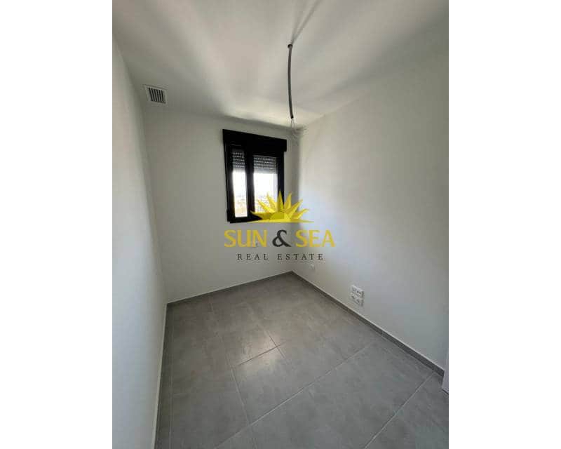 3 sovrum Lägenhet att hyra i Elche / Elx med garage - 1 200 € (Ref: 9100187)