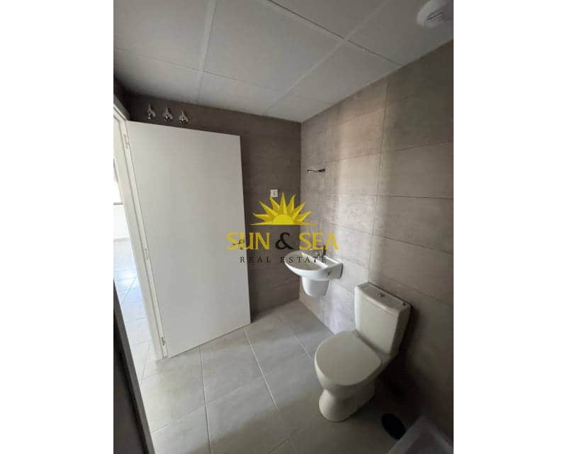 3 sovrum Lägenhet att hyra i Elche / Elx med garage - 1 200 € (Ref: 9100187)