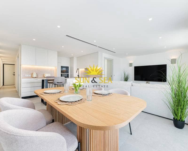 Ático de 3 habitaciones en Torrevieja en venta con garaje - 319.000 € (Ref: 9101103)