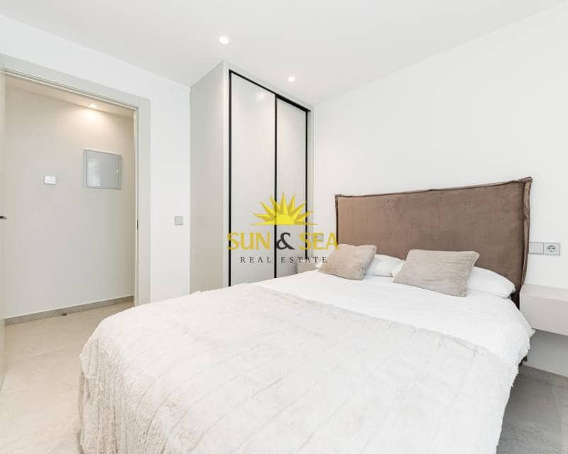 Ático de 3 habitaciones en Torrevieja en venta con garaje - 319.000 € (Ref: 9101103)