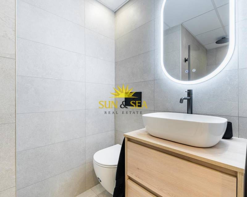 Ático de 3 habitaciones en Torrevieja en venta con garaje - 319.000 € (Ref: 9101103)