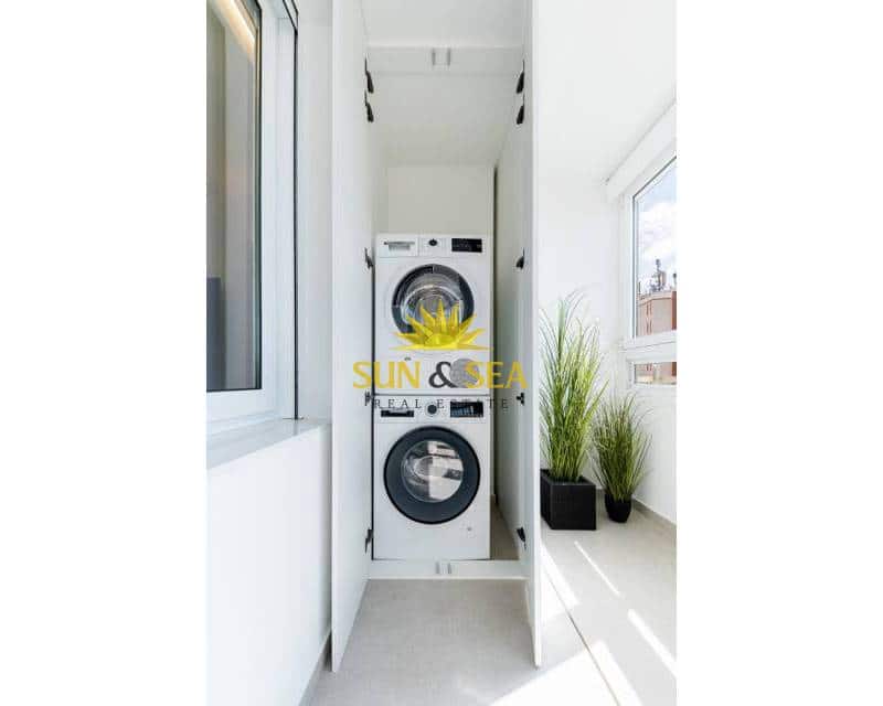 Ático de 3 habitaciones en Torrevieja en venta con garaje - 319.000 € (Ref: 9101103)