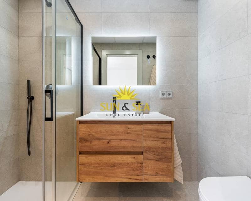 Ático de 3 habitaciones en Torrevieja en venta con garaje - 319.000 € (Ref: 9101103)