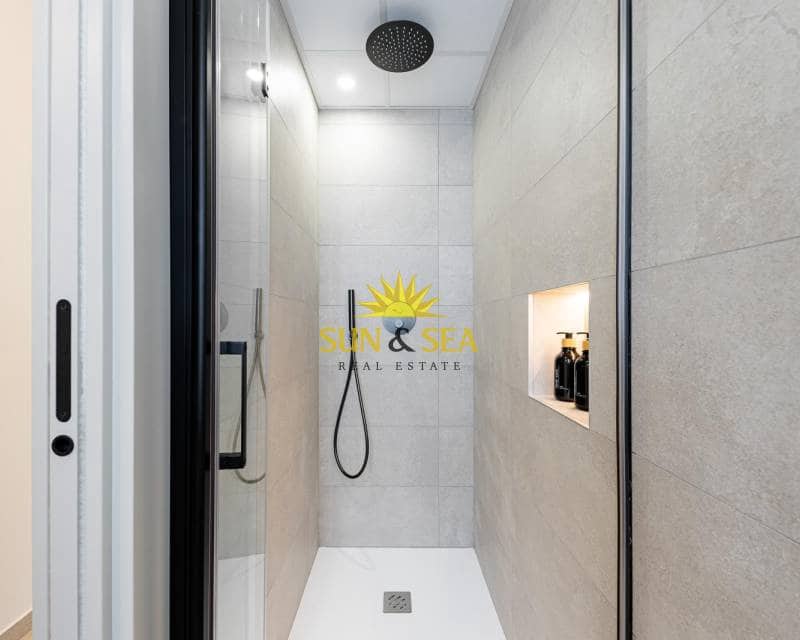 Ático de 3 habitaciones en Torrevieja en venta con garaje - 319.000 € (Ref: 9101103)