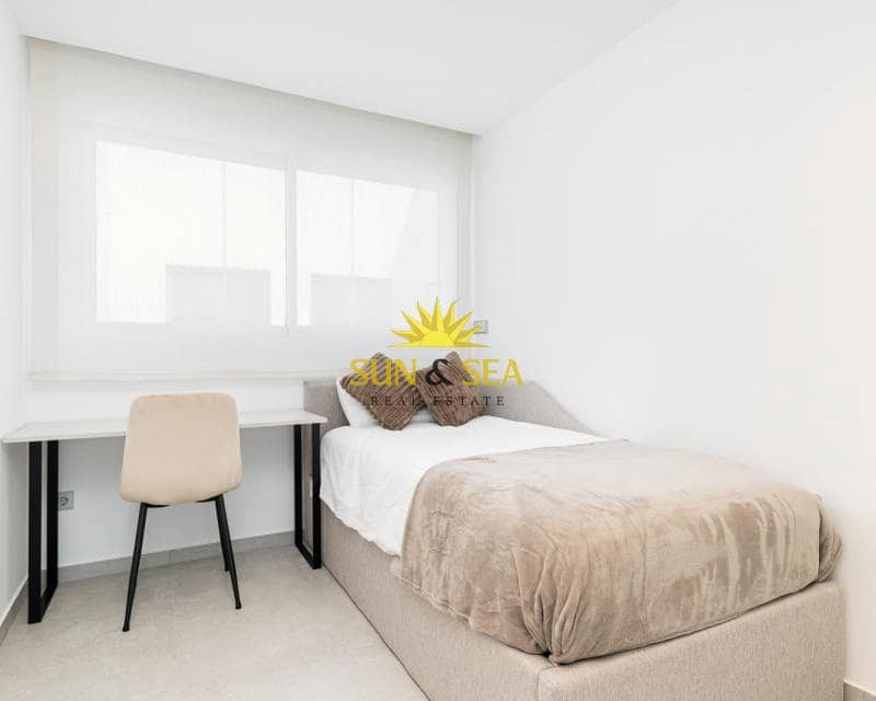 Ático de 3 habitaciones en Torrevieja en venta con garaje - 319.000 € (Ref: 9101103)